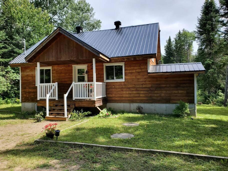 Chalet Riviere - Bord De Riviere - Romantique Saint-Alexis-des-Monts Eksteriør billede
