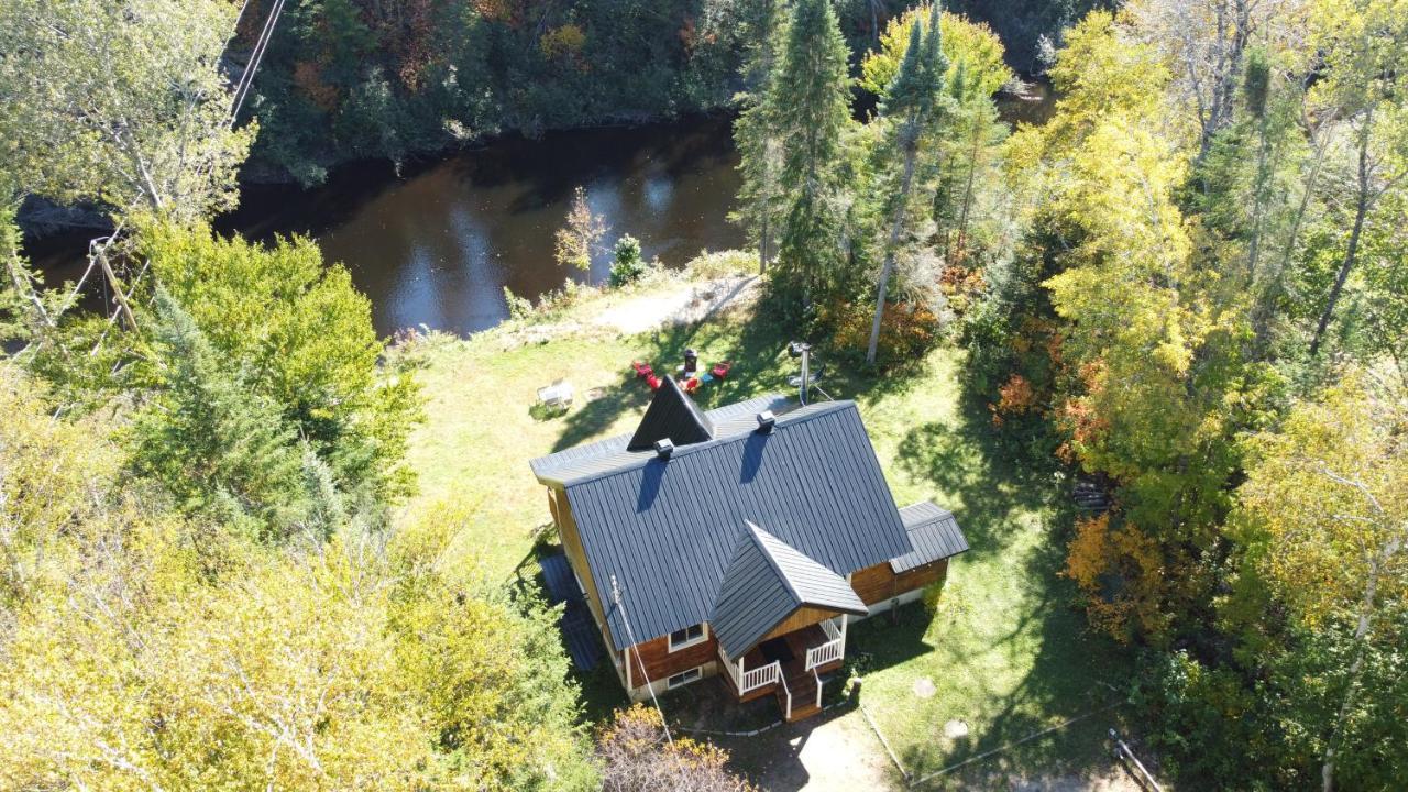 Chalet Riviere - Bord De Riviere - Romantique Saint-Alexis-des-Monts Eksteriør billede